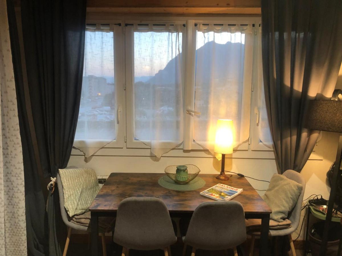 Duplex T3 Avec Balcon - Halle Olympique Apartment